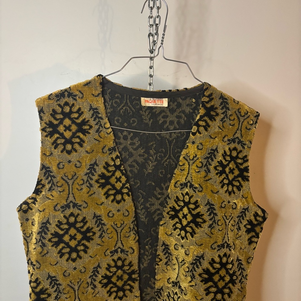 60’s Vintage Carpet Vest Mustard Yellow and Black with Fringe - Picture 11 of 12